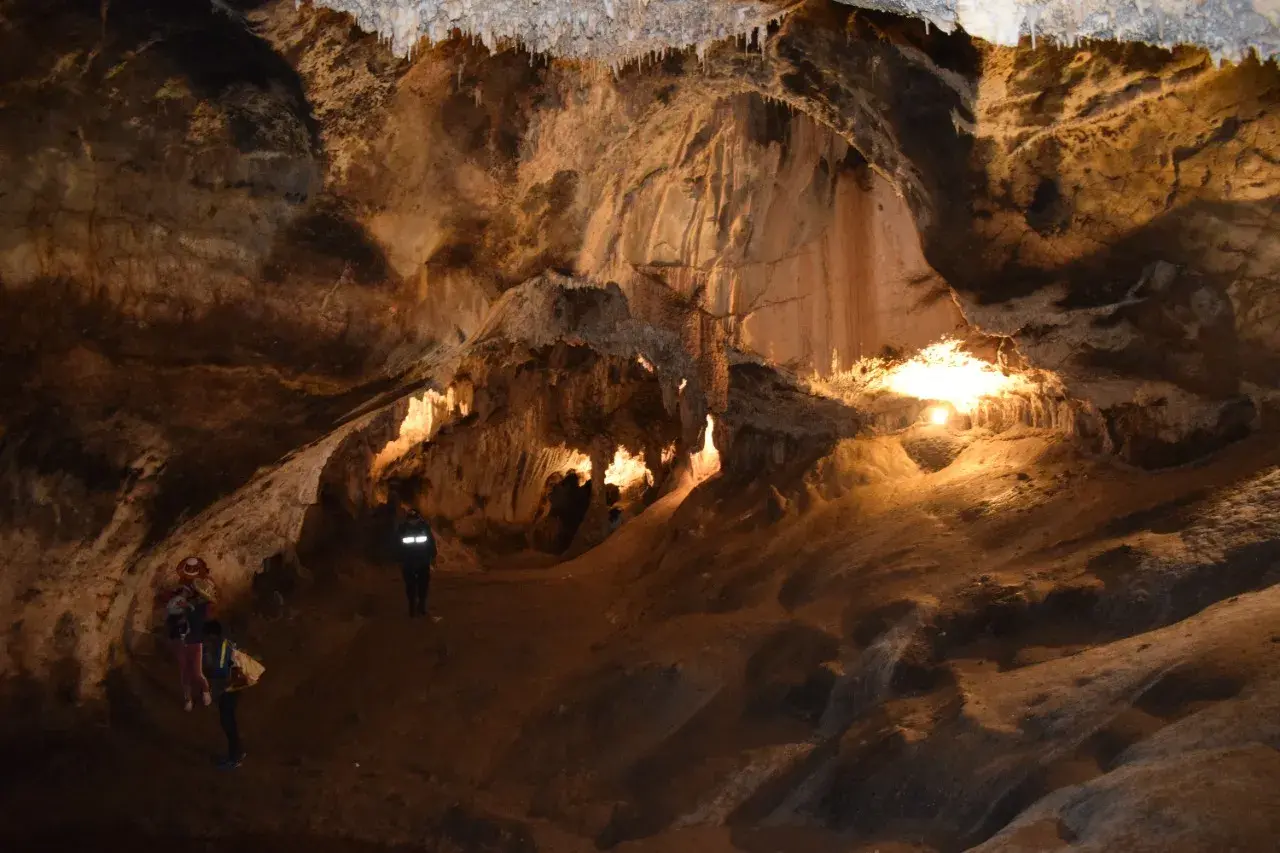 Grutas de Warari en Livitaca - Chumbivilcas - Cusco